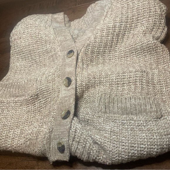 LIGHT BEIGE KNITT LONG SLEEVE SWEATER FALL SIZE MEDIUM VNECK BUTTON UP CARDIGAN - Picture 5 of 9